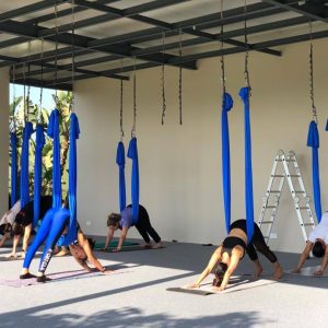 cours-yoga-aerien-retraite-maroc-airyoga-massage-spa-ksarmassa-meditation-asana-yoga-hamac-bienfait-chakra-weekend-casablanca
