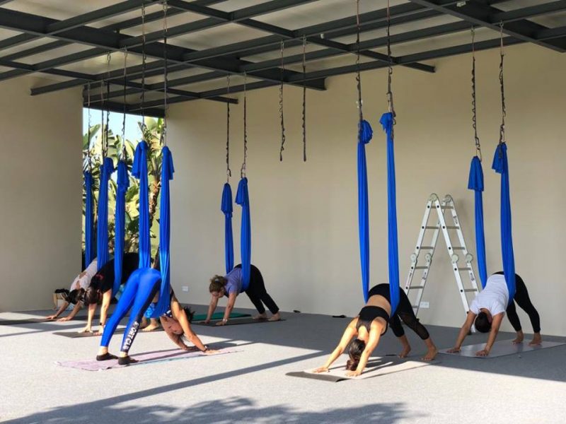 cours-yoga-aerien-retraite-maroc-airyoga-massage-spa-ksarmassa-meditation-asana-yoga-hamac-bienfait-chakra-weekend-casablanca