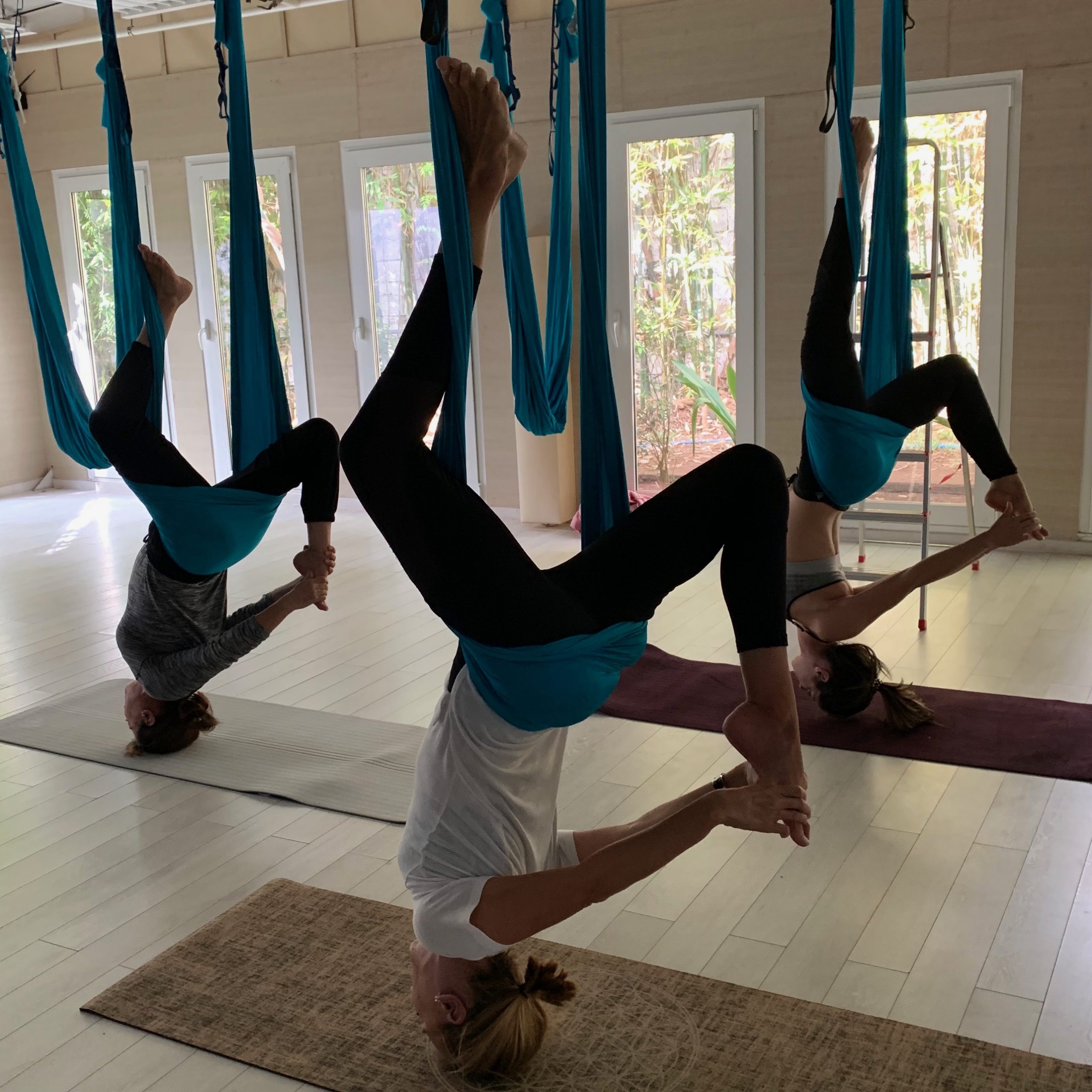 cours-yoga-aerien-retraite-maroc-airyoga-massage-spa-meditation-bienfait-parents-enfants-casablanca-maroc