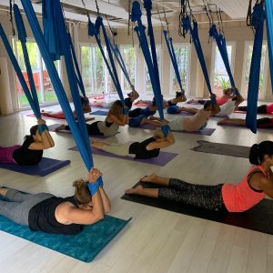 cours-yoga-aerien-retraite-maroc-airyoga-massage-spa-meditation-bienfait-parents-enfants-casablanca-maroc