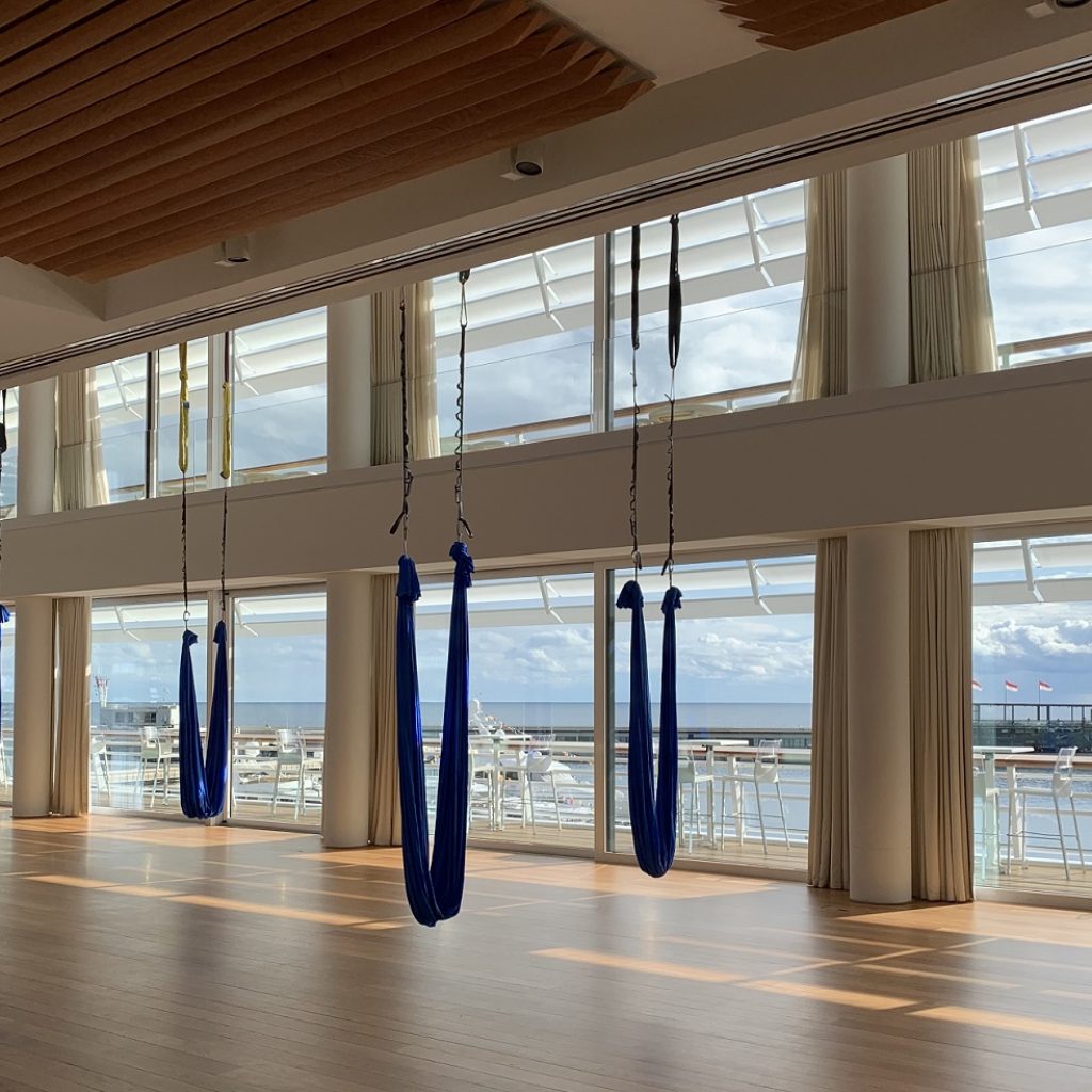 cours-yoga-aerien-retraite-maroc-airyoga-massage-spa-ksarmassa-meditation-asana-yoga-hamac-bienfait-chakra-retraite-agadir-maroc-casablanca-love-monaco