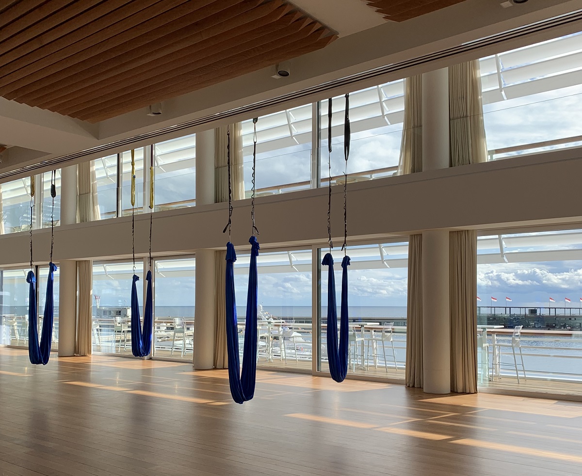 cours-yoga-aerien-retraite-maroc-airyoga-massage-spa-ksarmassa-meditation-asana-yoga-hamac-bienfait-chakra-retraite-agadir-maroc-casablanca-love-monaco